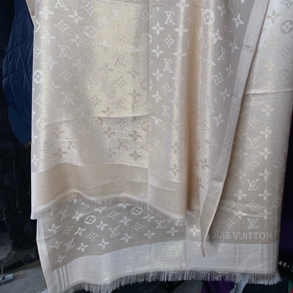 LV SCARF - Picture 3 of 4